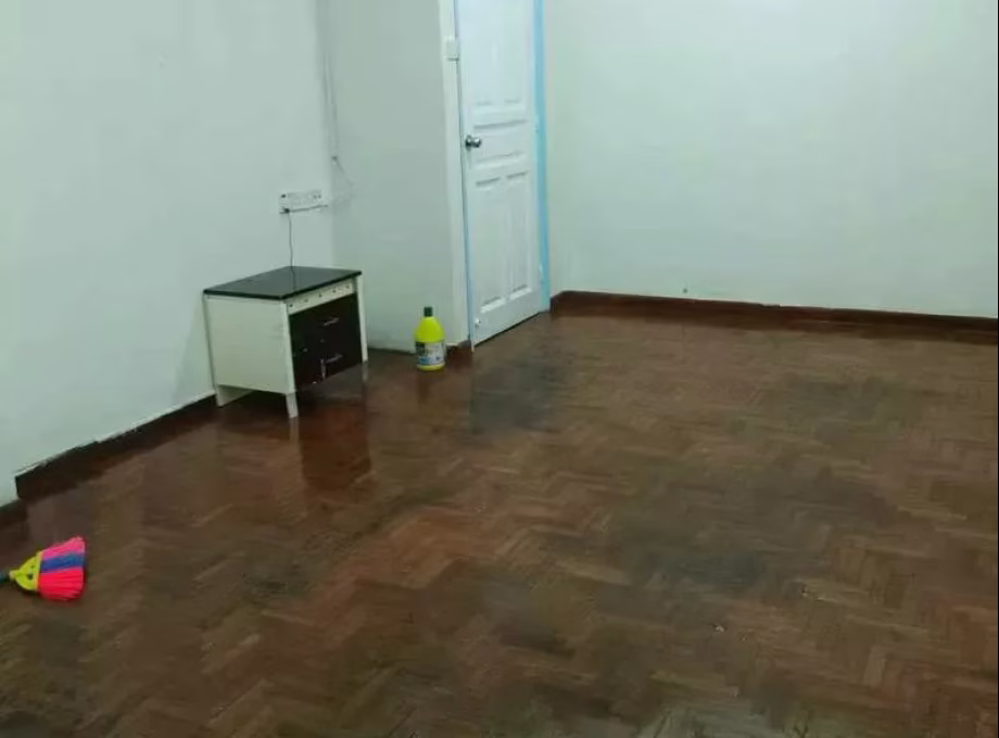 Room Rent • Bukit Timah •  South Union Park • S$1100 • Bungalow • Common Room Photo