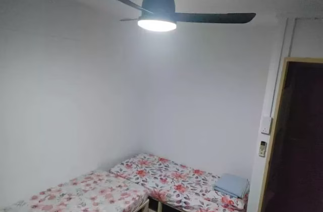 Room Rent • Singapore River • 513 Hougang Avenue 10 • S$950 • 4-Room (3 BR) • Common Room