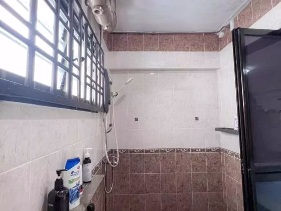Room Rent • Sembawang • 621 Woodlands Drive 52 • S$1400 • 4-Room (3 BR) • Master Room Photo