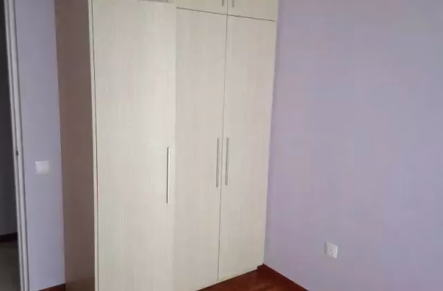 Room Rent • Western Water Catchment • 520B Tampines Central 8 • S$1300 • 3-Room (2 BR) • Common Room