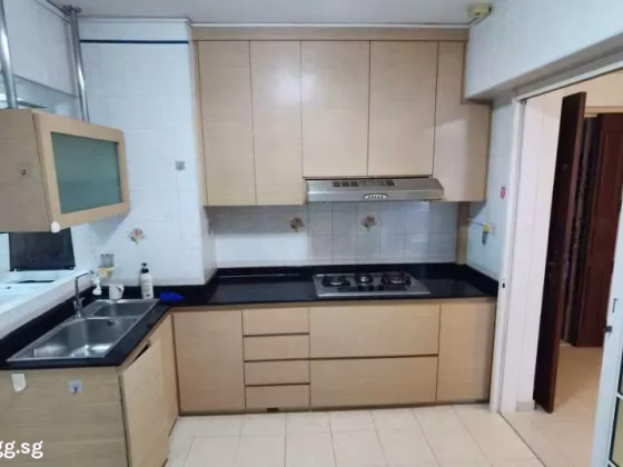 Room Rent • Marine Parade • 146 Lorong 2 Toa Payoh • S$1100 • 4-Room (3 BR) • Common Room Photo
