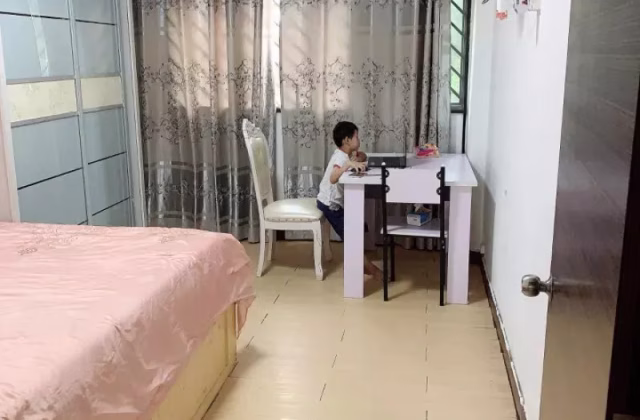 Room Rent • Paya Lebar • 414 Pandan Gardens • S$1100 • 4-Room (3 BR) • Common Room