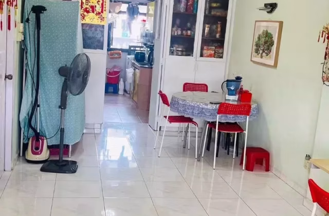 Room Rent • Outram • 97 Aljunied Crescent • S$900 • 3-Room (2 BR) • Maid Room