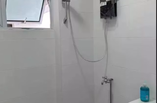 Room Rent • Singapore River • 212 Hougang Street 21 • S$1000 • 3-Room (2 BR) • Common Room