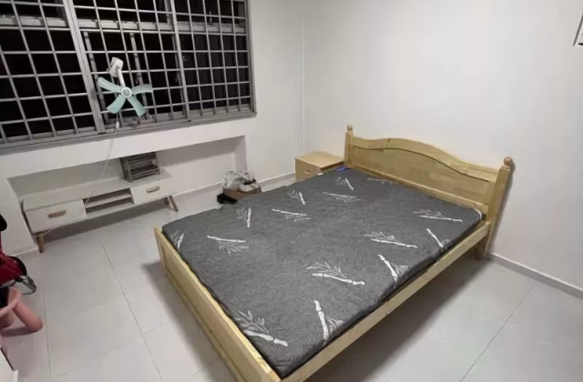 Room Rent • Western Water Catchment • 450A Tampines Street 42 • S$1200 • 5-Room (4 BR) • Common Room