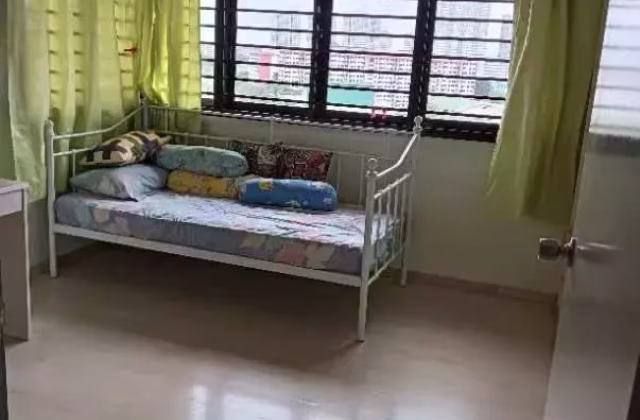 Room Rent • Orchard • 354 Ang Mo Kio Street 32 • S$1300 • 3-Room (2 BR) • Common Room