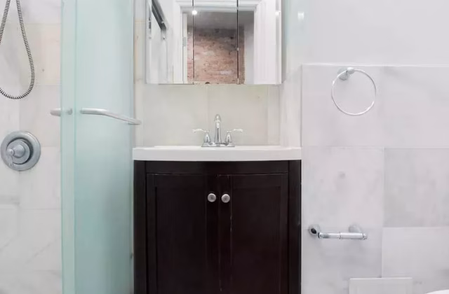 Room Rent • Newton •  Parc Haven • S$800 • Apartment • Master Room