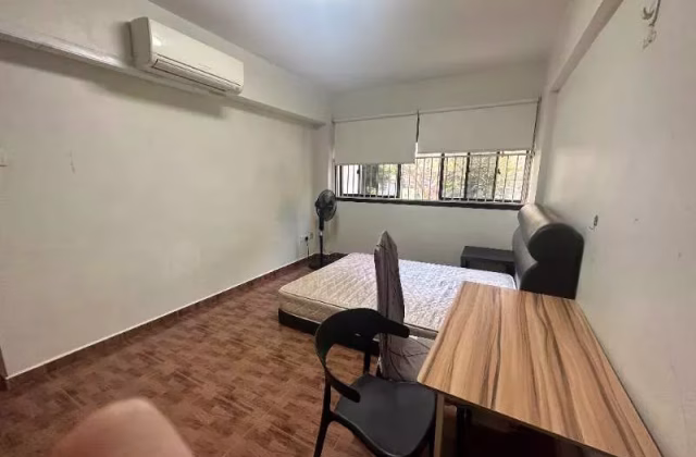 Room Rent • Singapore River • 985B Buangkok Crescent • S$1250 • 3-Room (2 BR) • Master Room
