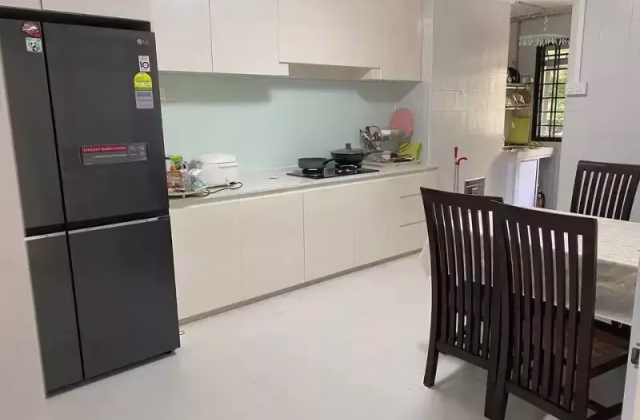 Room Rent • Central Water Catchment • 521 Serangoon North Avenue 4 • S$1000 • 4-Room (3 BR) • Common Room
