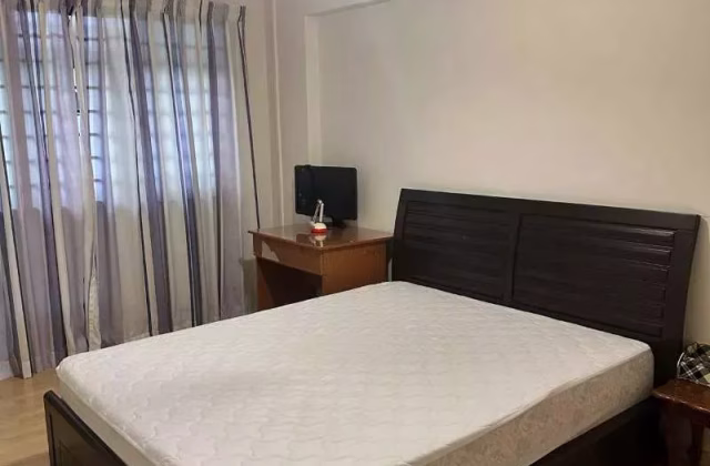 Room Rent • Singapore River • 954 Hougang Avenue 9 • S$950 • 4-Room (3 BR) • Common Room
