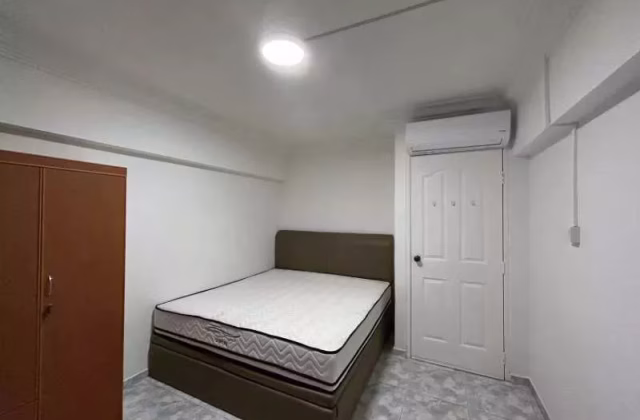 Room Rent • Bukit Merah • 412 Saujana Road • S$800 • 4-Room (3 BR) • Common Room