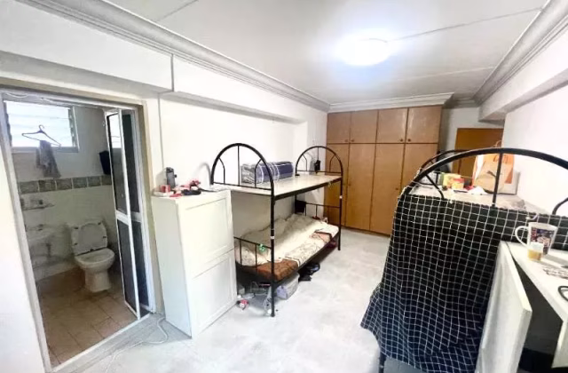 Room Rent • Ang Mo Kio • 557 Pasir Ris Street 51 • S$500 • 4-Room (3 BR) • Room Sharing