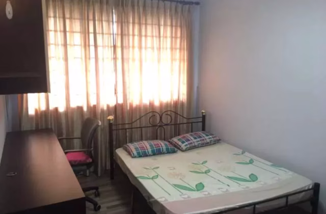 Room Rent • Western Water Catchment • 162 Simei Road • S$1055 • 4-Room (3 BR) • Common Room