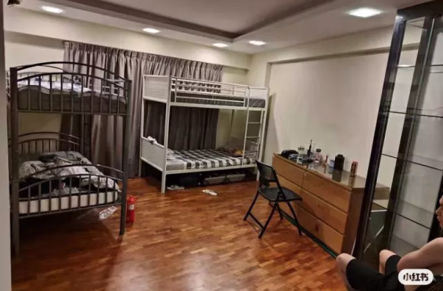Room Rent • Bukit Batok • 625 Bukit Batok Central • S$450 • 3-Room (2 BR) • Room Sharing