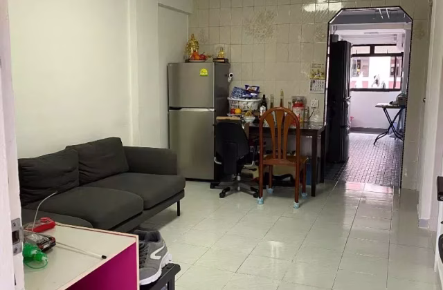 Room Rent • Choa Chu Kang • 100 Commonwealth Crescent • S$500 • 3-Room (2 BR) • Room Sharing
