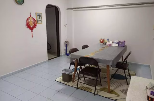 Room Rent • Rochor • 726 Yishun Street 71 • S$1300 • 4-Room (3 BR) • Master Room