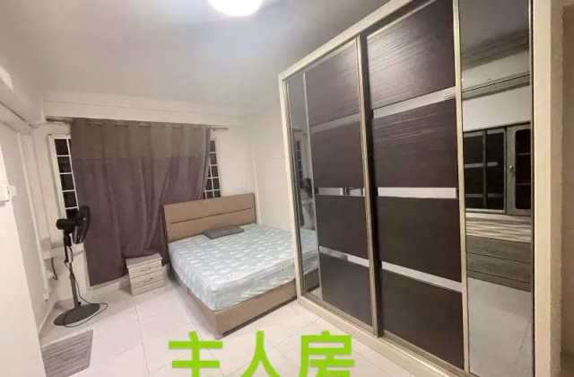 Room Rent • Sembawang • 895B Woodlands Drive 50 • S$1100 • 3-Room (2 BR) • Master Room