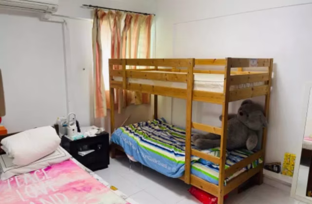Room Rent • Orchard • 182 Ang Mo Kio Avenue 5 • S$450 • 4-Room (3 BR) • Room Sharing