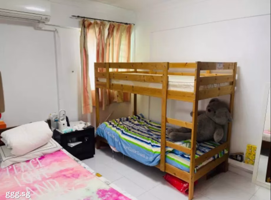 Room Rent • Orchard • 182 Ang Mo Kio Avenue 5 • S$450 • 4-Room (3 BR) • Room Sharing Photo