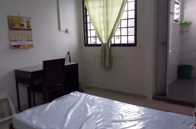 Room Rent • Bukit Merah • 131 Cashew Road • S$850 • 4-Room (3 BR) • Master Room