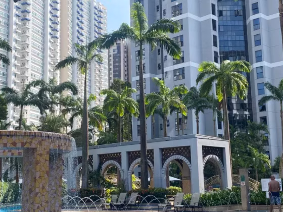 Room Rent • Bukit Timah •  The Bayshore • S$2000 • Apartment • Master Room Photo