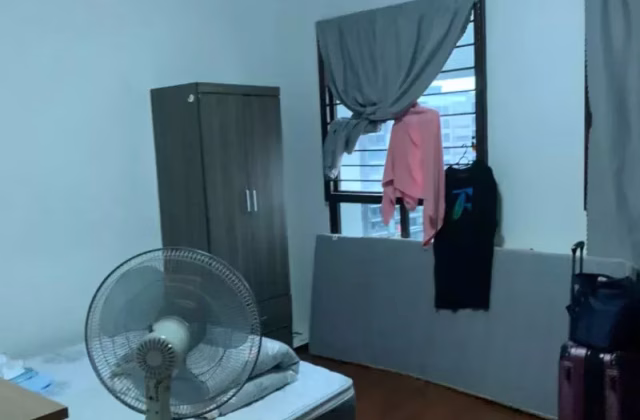 Room Rent • Singapore River • 161 Hougang Street 11 • S$1100 • 4-Room (3 BR) • Common Room