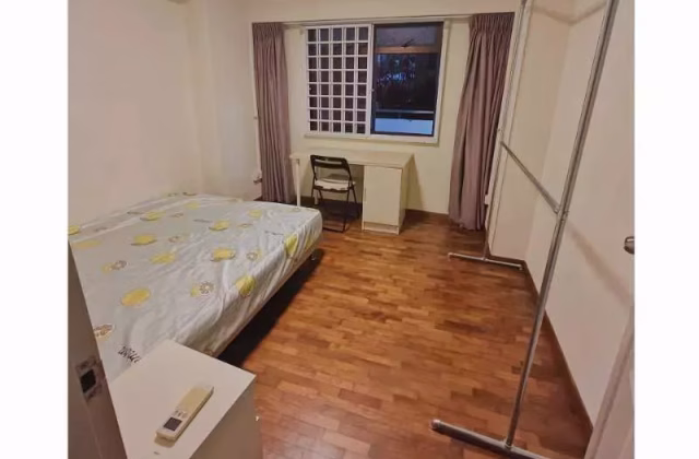 Room Rent • Bukit Batok • 625 Bukit Batok Central • S$600 • 3-Room (2 BR) • Common Room