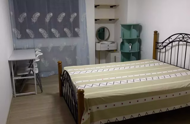 Room Rent • Lim Chu Kang • 682B Jurong West Central 1 • S$1300 • 5-Room (4 BR) • Common Room