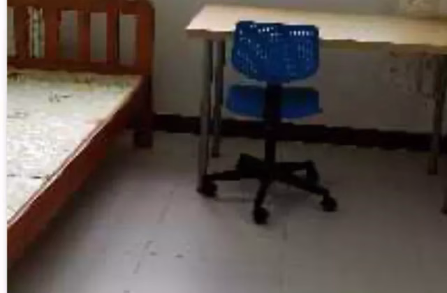 Room Rent • Hougang • 590B Montreal Link • S$500 • 4-Room (3 BR) • Common Room