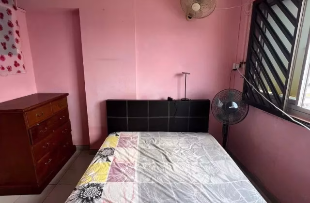 Room Rent • Ang Mo Kio • 473 Pasir Ris Drive 6 • S$800 • 5-Room (4 BR) • Common Room