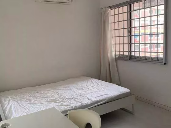 Room Rent • Downtown Core • 264 Bishan Street 24 • S$1000 • 4-Room (3 BR) • Common Room Photo