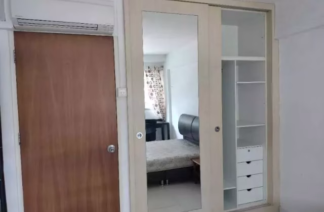 Room Rent • Outram • 110 Aljunied Crescent • S$880 • 4-Room (3 BR) • Common Room