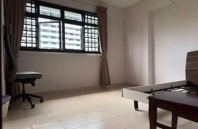 Room Rent • Choa Chu Kang • 7 Ghim Moh Road • S$1200 • 4-Room (3 BR) • Common Room