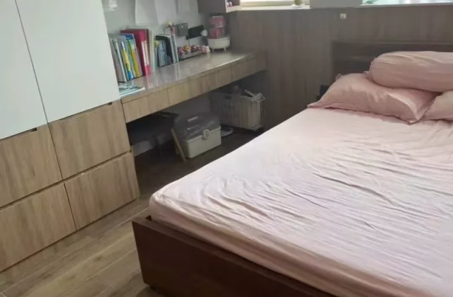 Room Rent • Outram •  Emery Point • S$1400 • Apartment • Common Room