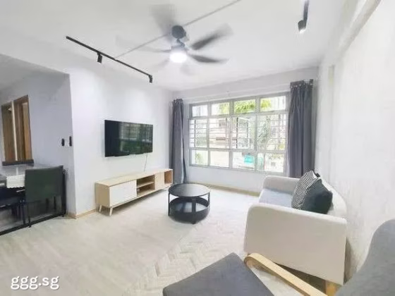 House Sale • Bukit Batok • 461A Bukit Batok West Avenue 8 • S$600000 • 4-Room (3 BR) • 1001ft² / 92m² Photo