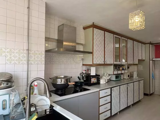Room Rent • Museum • 9 Gloucester Road • S$1450 • 4-Room (3 BR) • Common Room Photo