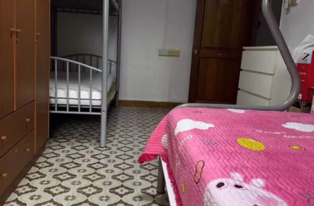 Room Rent • Bukit Timah • 1 Bedok South Avenue 1 • S$500 • 3-Room (2 BR) • Room Sharing