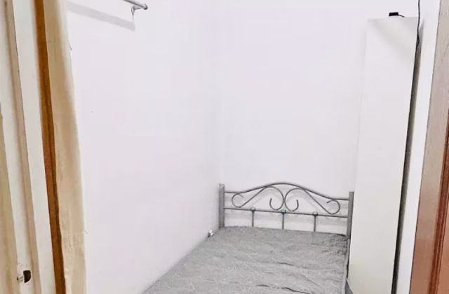Room Rent • Bukit Merah • 233 Pending Road • S$480 • 3-Room (2 BR) • Maid Room