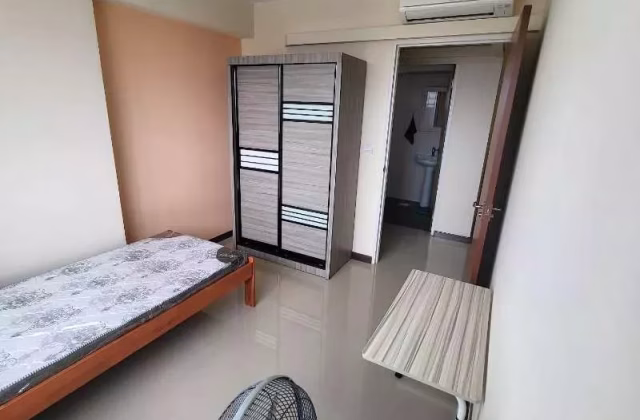 Room Rent • Sembawang • 185B Woodlands Street 13 • S$800 • 4-Room (3 BR) • Common Room
