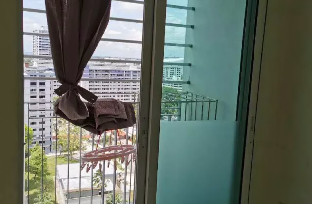 Room Rent • Orchard • 588B Ang Mo Kio Street 52 • S$800 • 5-Room (4 BR) • Common Room