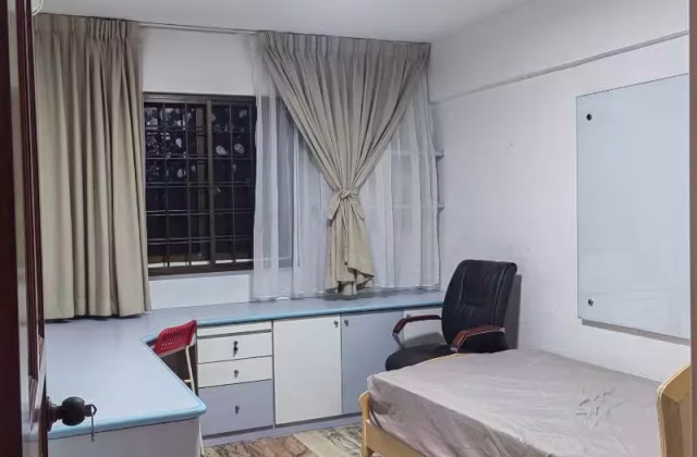 Room Rent • Museum • 15 Saint George's Road • S$1200 • 4-Room (3 BR) • Common Room