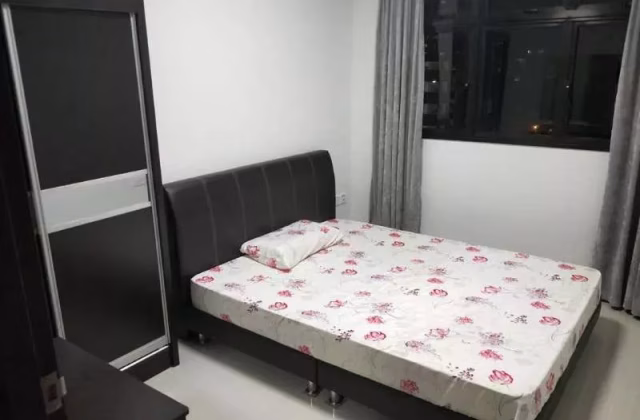 Room Rent • Marine Parade • 264 Toa Payoh East • S$1000 • 4-Room (3 BR) • Common Room