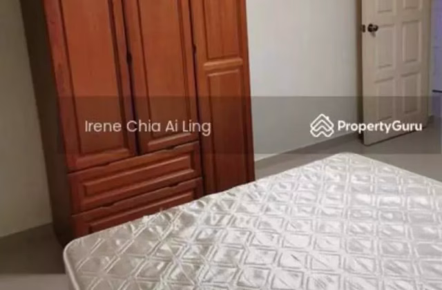 Room Rent • Lim Chu Kang • 432 Jurong West Street 42 • S$350000 • 3-Room (2 BR) • Common Room