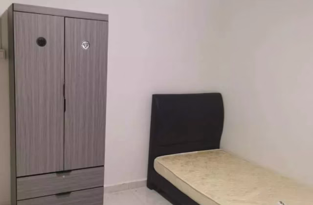 Room Rent • Sembawang • 627 Woodlands Avenue 6 • S$1100 • 4-Room (3 BR) • Common Room