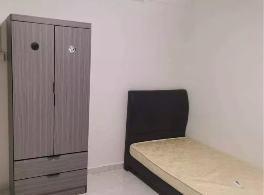 Room Rent • Sembawang • 627 Woodlands Avenue 6 • S$1100 • 4-Room (3 BR) • Common Room Photo