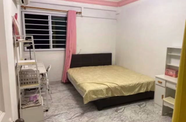 Room Rent • Western Water Catchment • 909 Tampines Avenue 4 • S$1100 • 4-Room (3 BR) • Common Room
