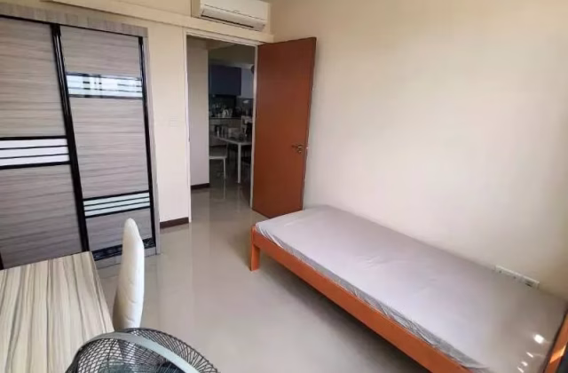 Room Rent • Sembawang • 185B Woodlands Street 13 • S$800 • 4-Room (3 BR) • Common Room