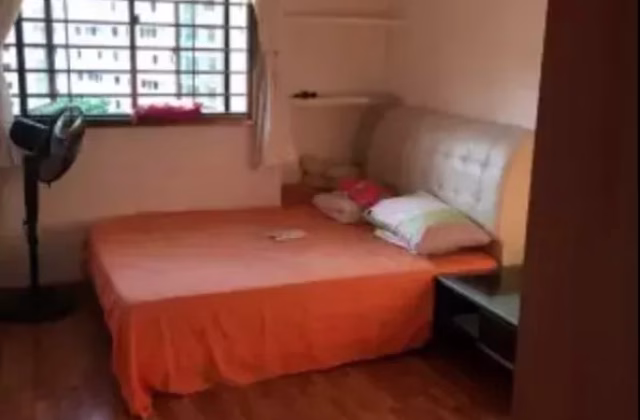 Room Rent • Bishan • 207D Compassvale Lane • S$1000 • 4-Room (3 BR) • Common Room