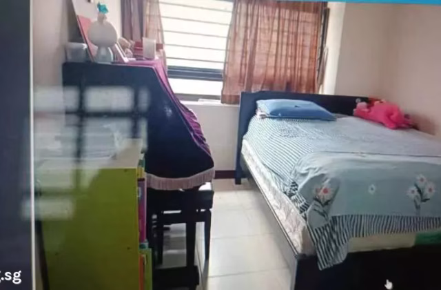 Room Rent • Choa Chu Kang • 28C Dover Crescent • S$1500 • 4-Room (3 BR) • Common Room
