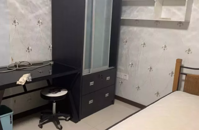 Room Rent • Singapore River • 992B Buangkok Link • S$900 • 5-Room (4 BR) • Common Room